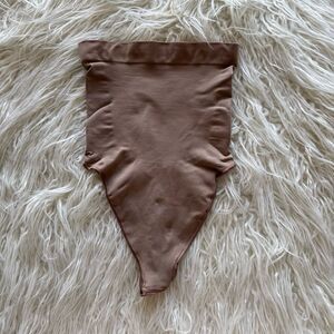 Skims Seamless Sculpt High Waist Thong Sienna Size Small